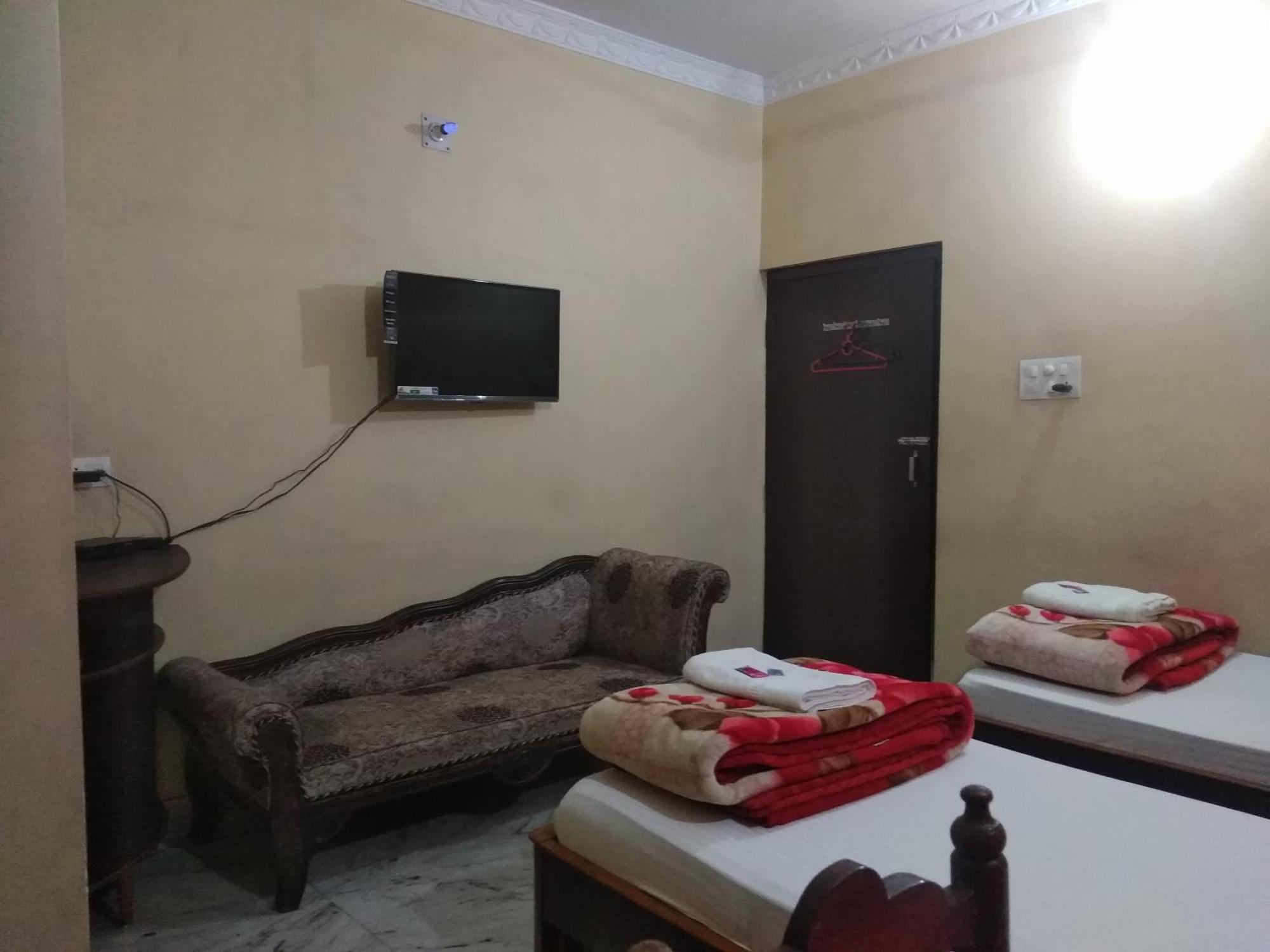 Hotel Chandrakala Regency 300 Meters From Dhanbad Railway Экстерьер фото